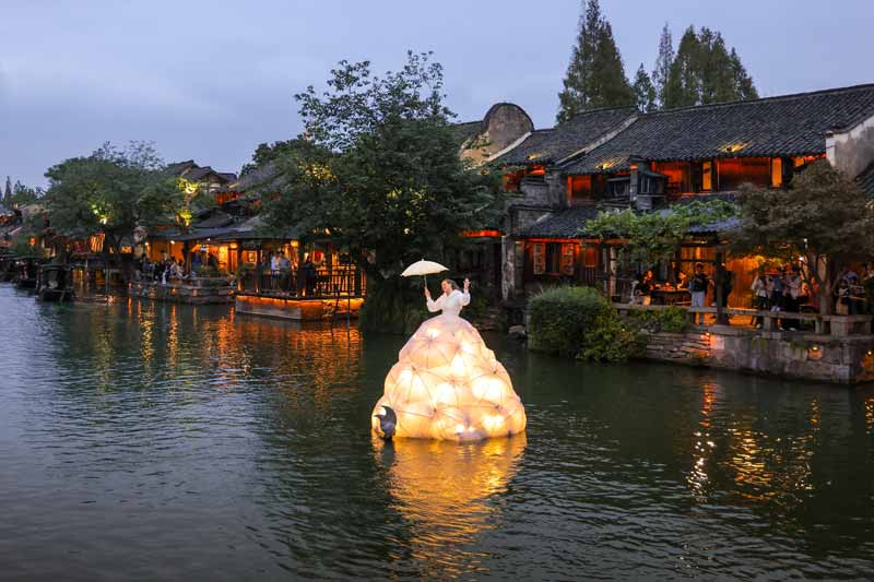 漂浮歌后2.jpg
